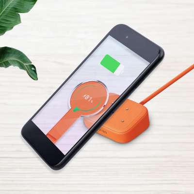 Portable Custom Dual Fast charging desktop table Wireless magnetic 5A Charger With Stand Holder